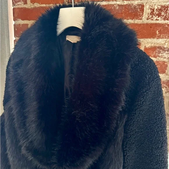 H&M Black Faux Fur Shawl Collar Cropped Jacket - Picture 4 of 4